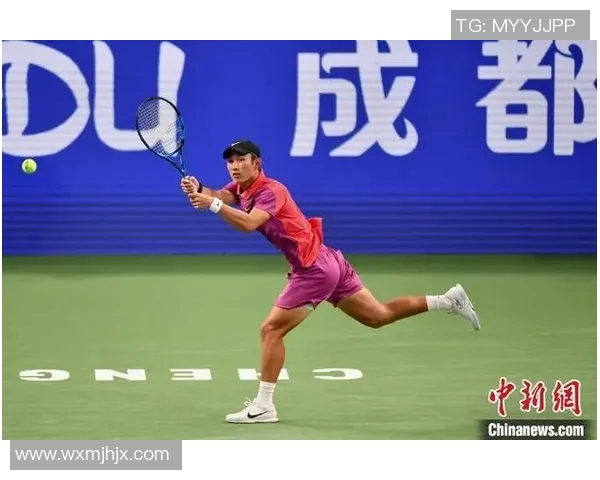 成都网球队的力量揭秘：网球巨献背后的拼搏与荣耀