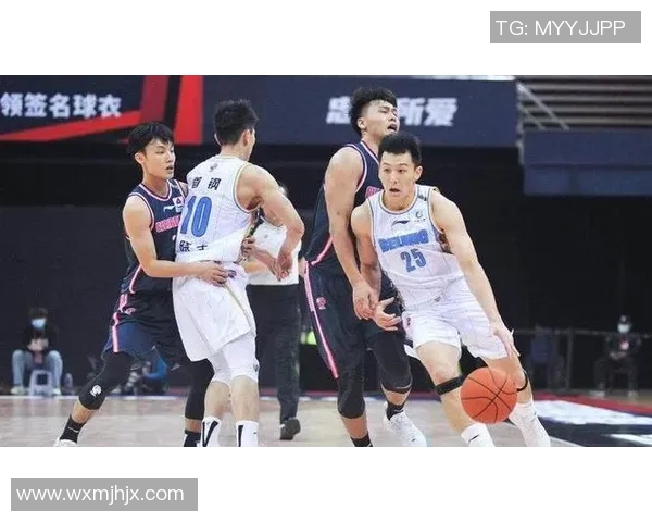 深圳篮球队在邀请赛中的灵活性表现与战术调整分析